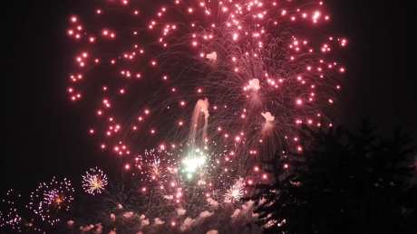 优美夜空夜晚唯美烟花星空_视频素材下载_MP4格式_1920X1080像素-优美,唯美,星空-作品编号:2025012110506728-志设-zs9.com