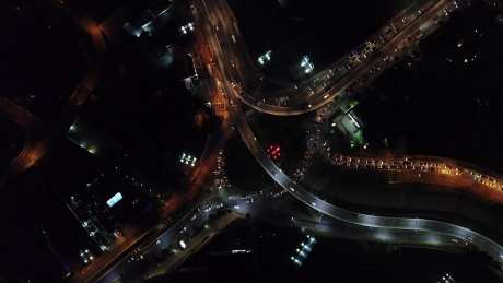 道路车流繁华城市车辆_视频素材下载_MP4格式_1920X1080像素-都市,夜景,繁华-作品编号:2025012311174516-志设-zs9.com