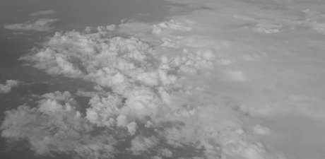 单色积云的鸟瞰图_视频素材下载_MP4格式_3840X2160像素-旅游出行,自然风光,天空-作品编号:2025031716041729-志设-zs9.com