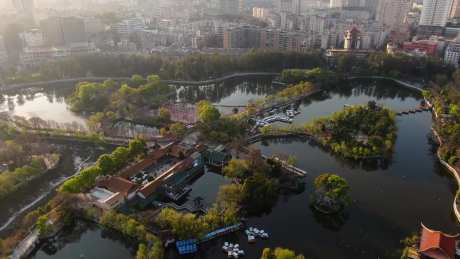 昆明城市中心旅游景点翠湖_视频素材下载_MP4格式_1920X1080像素-翠湖,昆明,旅游出行-作品编号:2025032815584057-设计素材-www.shejisc.cn