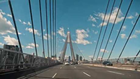 公路旅行开车行驶在桥上_视频素材下载_MP4格式_3840X2160像素-开车,公路旅行,生活服务-作品编号:2025040909572452-志设-zs9.com