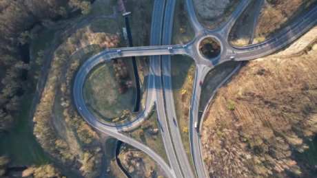 公路立交桥鸟瞰视频素材_视频素材下载_MP4格式_3840X2160像素-立交桥,鸟瞰,匝道-作品编号:2025041016579006-志设-zs9.com