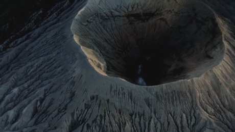 休眠火山口航拍视频素材_视频素材下载_MP4格式_3840X2160像素-休眠火山,火山,火山口-作品编号:2025041713584660-志’设·网