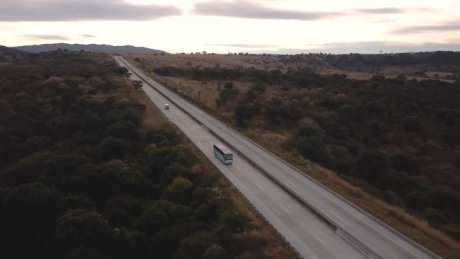 高速公路航拍_视频素材下载_MP4格式_3840X2160像素-公路,高速,通用-作品编号:2025061410331400-志设-zs9.com