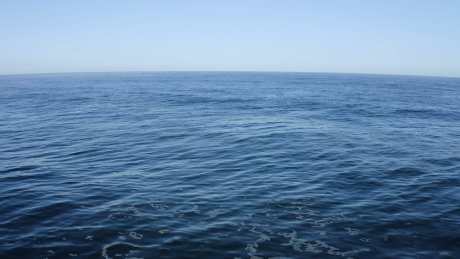 海平面实拍_视频素材下载_MP4格式_1920X1080像素-海平面,通用,旅游出行-作品编号:2025061411108551-志设-zs9.com