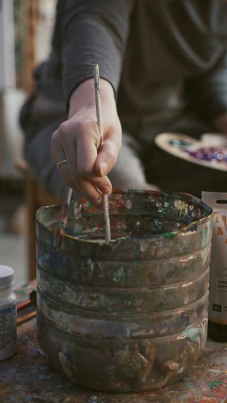 竖屏清洗画笔_视频素材下载_MP4格式_2160X3840像素-画画,画笔,清洗-作品编号:2025062408455969-志ˆ设·网