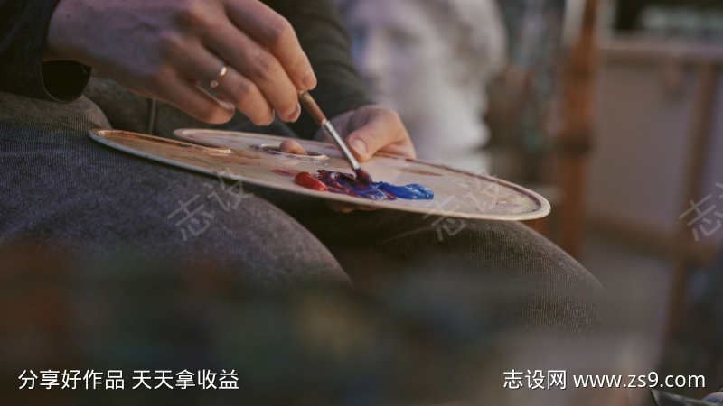 颜料搅拌在一起