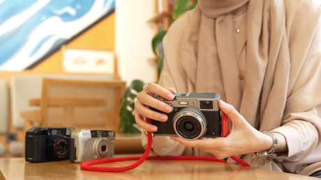 人物操作相机_视频素材下载_MP4格式_3840X2160像素-文体娱乐,企业宣传,人物生活-作品编号:2025101416072076-志˱设ʹ֣֤֚֫֗ׄ网